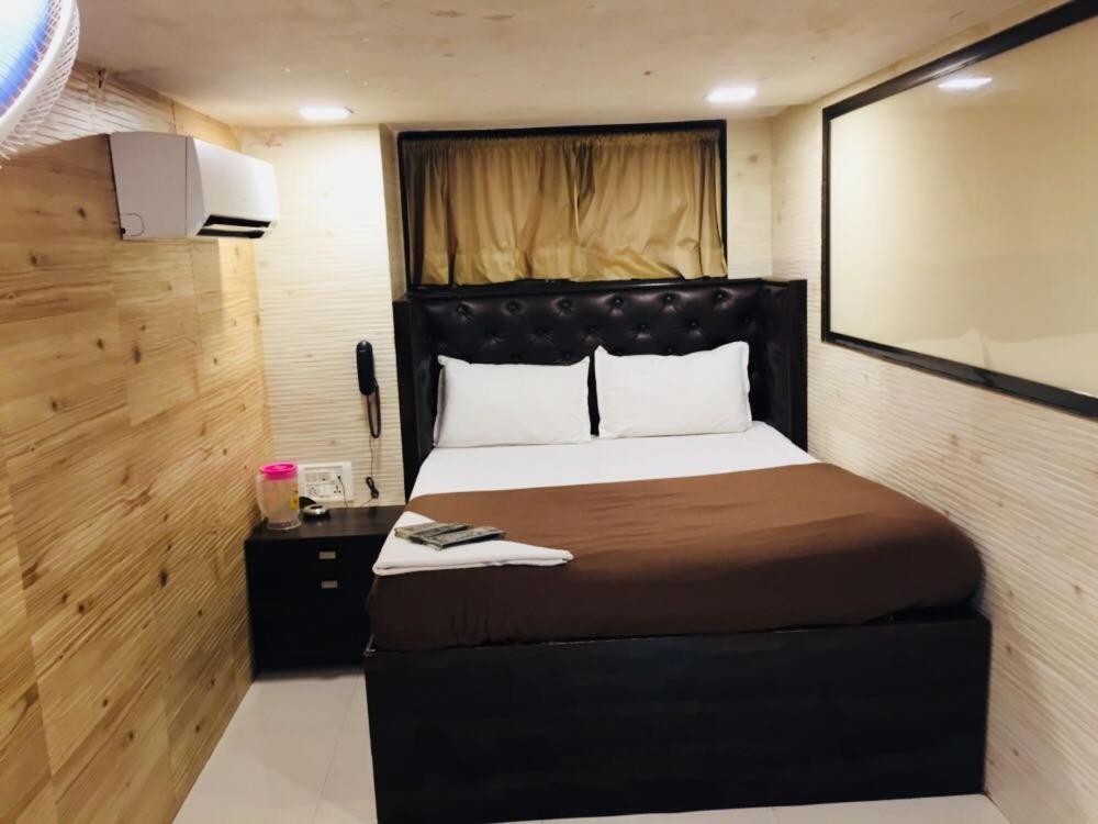 Hotel Qamar Мумбаи Экстерьер фото