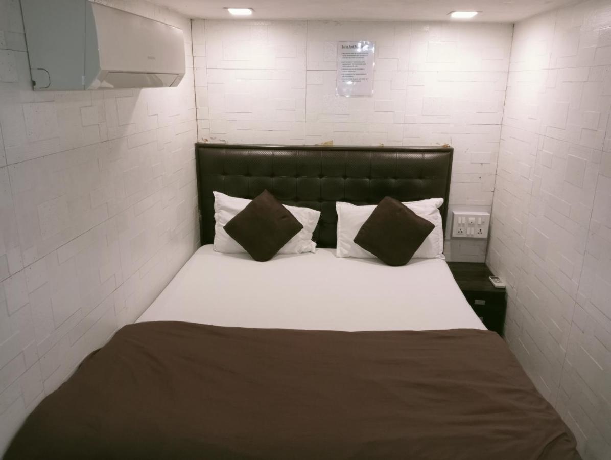 Hotel Qamar Мумбаи Экстерьер фото