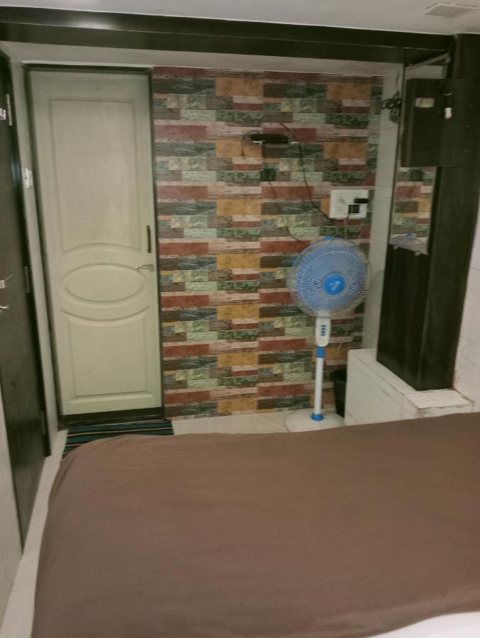 Hotel Qamar Мумбаи Экстерьер фото
