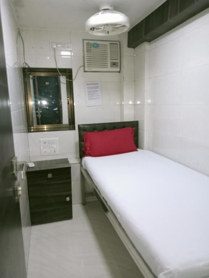 Hotel Qamar Мумбаи Экстерьер фото