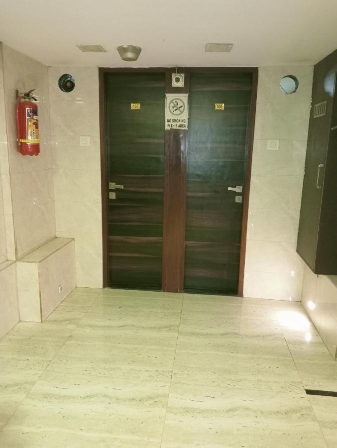 Hotel Qamar Мумбаи Экстерьер фото