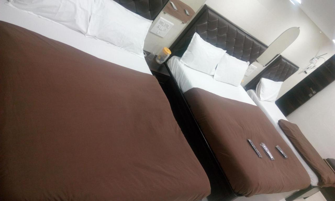 Hotel Qamar Мумбаи Экстерьер фото